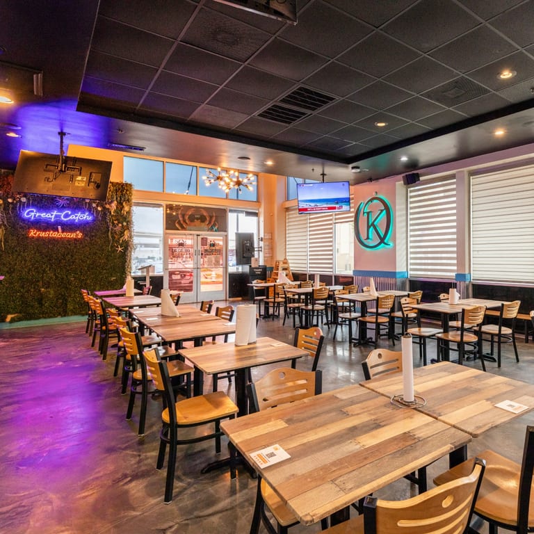 Experience Coastal Comfort in Every Bite